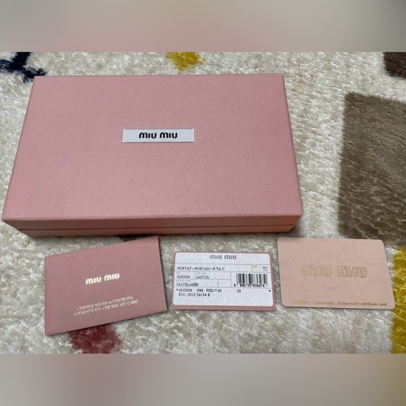 EUC Miumiu Matelasse Leather wallet - Picture 3 of 7